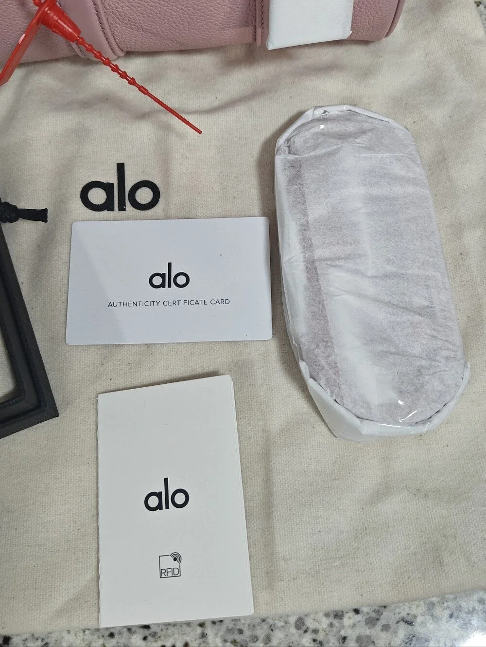 ALO Mini Voyage - Vintage Pink Leather
